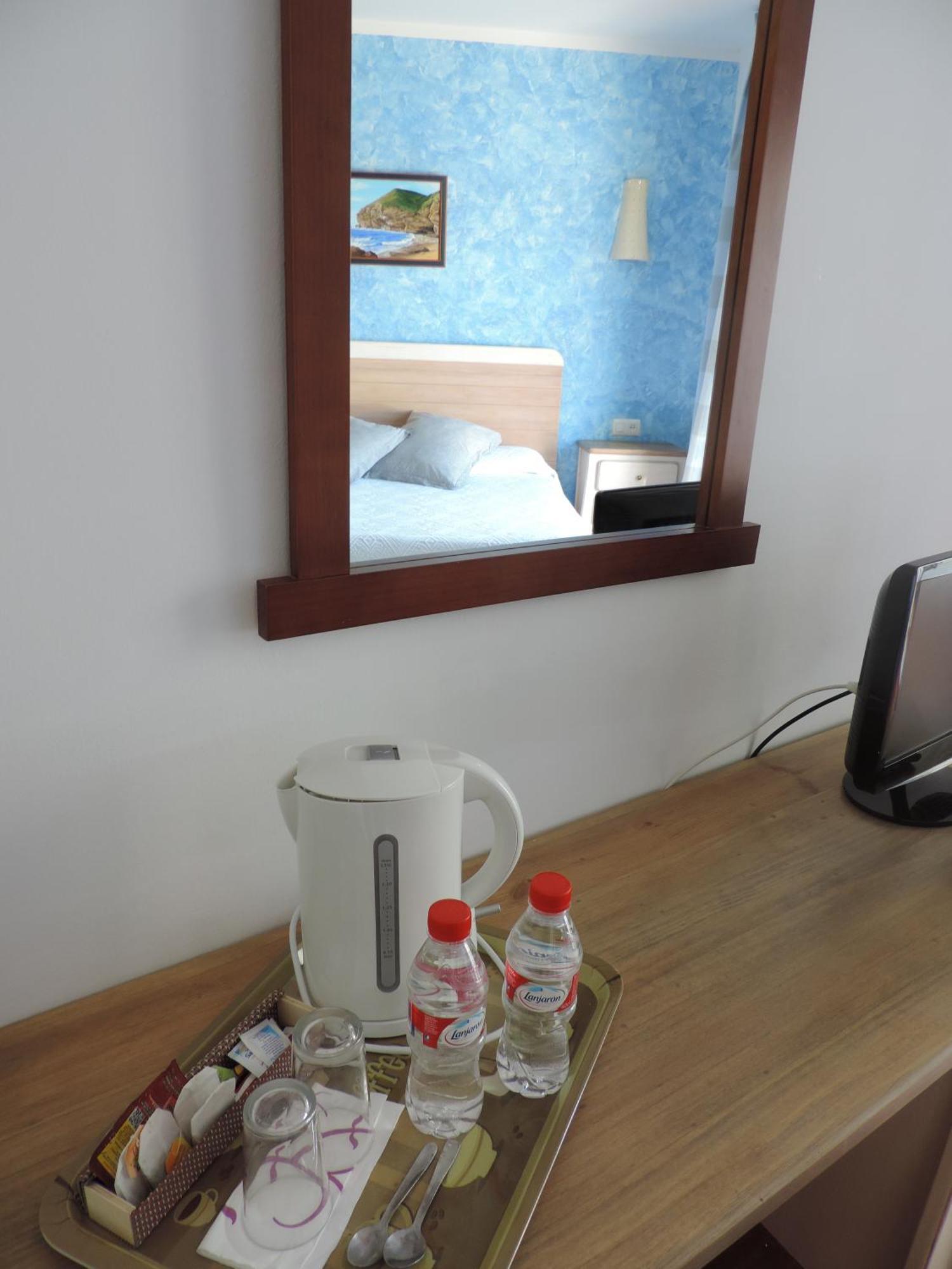 Hotel Las Calas Agua Amarga  Bilik gambar
